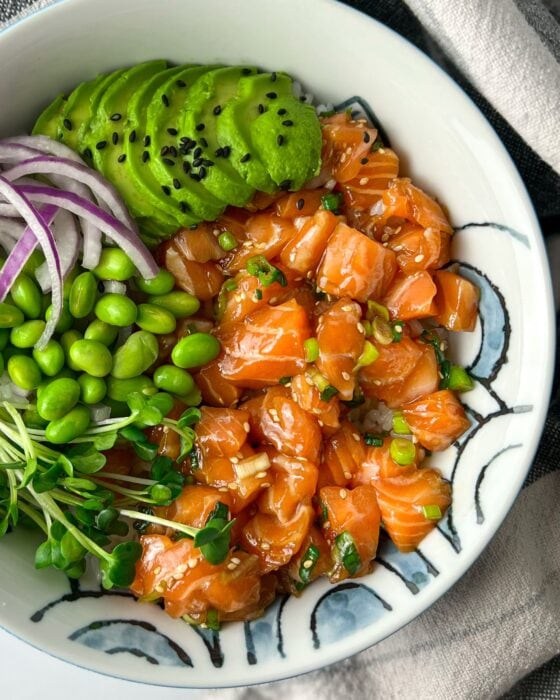 sesame salmon sushi bowl