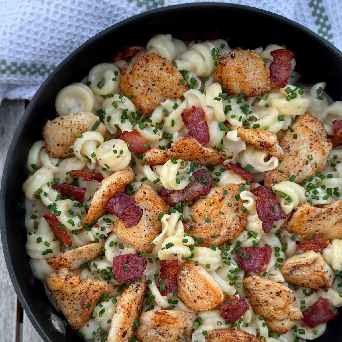 Chicken Bacon Ranch Pasta (Lighter Version) - Crafty Cookbook